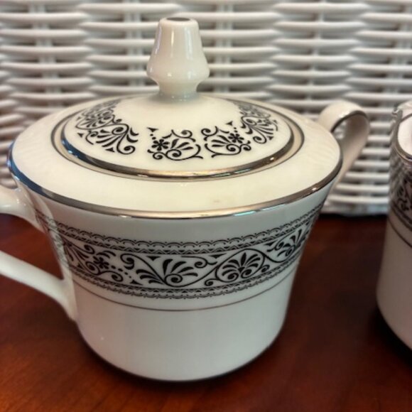 Noritake Ivory China Prelude #7570 Sugar Bowl wLid & Creamer Set Black Scrolls - Picture 3 of 9